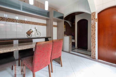 Casa à venda com 252m², 3 quartos e 2 vagas Casa à venda com 252m², 3 quartos e 2 vagasCozinha