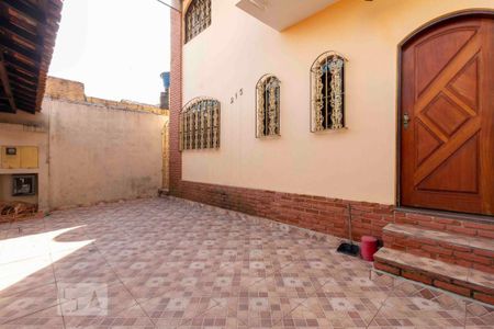 Casa à venda com 252m², 3 quartos e 2 vagas Casa à venda com 252m², 3 quartos e 2 vagasGaragem