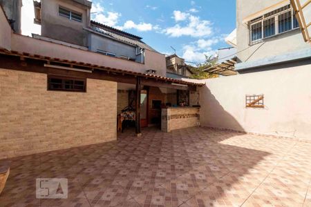 Casa à venda com 252m², 3 quartos e 2 vagas Casa à venda com 252m², 3 quartos e 2 vagasÁrea Externa