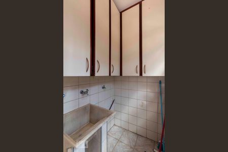 Casa à venda com 252m², 3 quartos e 2 vagas Casa à venda com 252m², 3 quartos e 2 vagasÁrea de Serviço