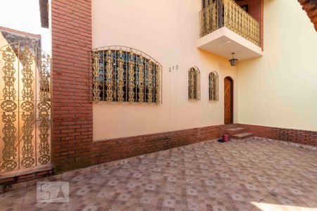 Casa à venda com 252m², 3 quartos e 2 vagas Casa à venda com 252m², 3 quartos e 2 vagasGaragem