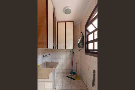 Casa à venda com 252m², 3 quartos e 2 vagas Casa à venda com 252m², 3 quartos e 2 vagasÁrea de Serviço