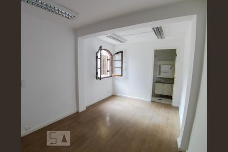 Casa à venda com 180m², 3 quartos e 2 vagasSuíte