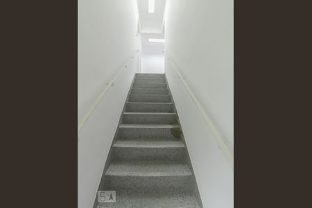 Casa à venda com 180m², 3 quartos e 2 vagasEscada