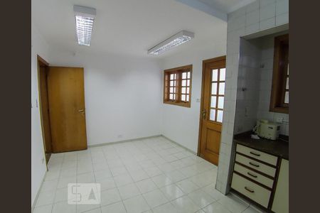 Casa à venda com 180m², 3 quartos e 2 vagasCozinha