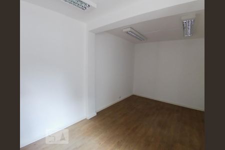 Casa à venda com 180m², 3 quartos e 2 vagasSuíte