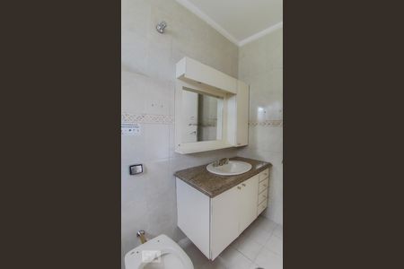 Casa à venda com 180m², 3 quartos e 2 vagasBanheiro da Suíte