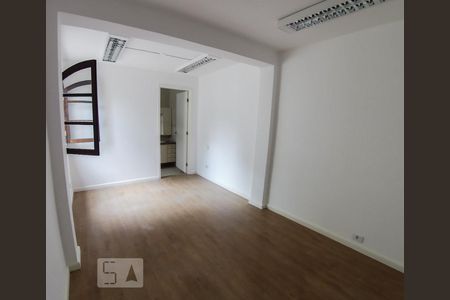Casa à venda com 180m², 3 quartos e 2 vagasSuíte