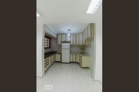Casa à venda com 180m², 3 quartos e 2 vagasCozinha