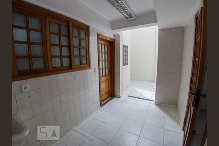 Casa à venda com 180m², 3 quartos e 2 vagasÁrea de Serviço
