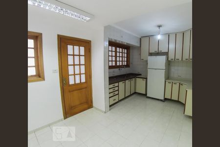 Casa à venda com 180m², 3 quartos e 2 vagasCozinha