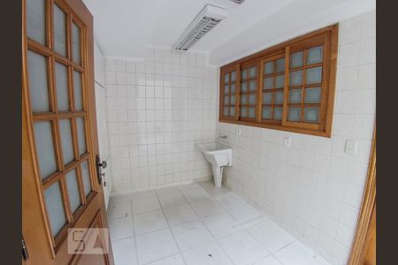 Casa à venda com 180m², 3 quartos e 2 vagasÁrea de Serviço