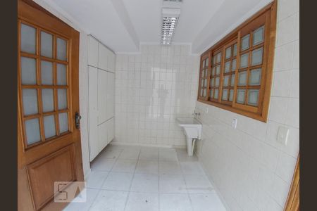 Casa à venda com 180m², 3 quartos e 2 vagasÁrea de Serviço