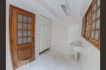 Casa à venda com 180m², 3 quartos e 2 vagasÁrea de Serviço