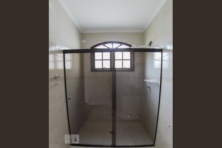 Casa à venda com 180m², 3 quartos e 2 vagasBanheiro da Suíte