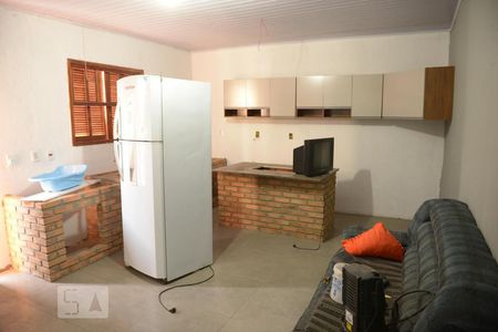 Casa para alugar com 1 quarto, 39m² em Guajuviras, Canoas