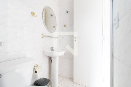 Banheiro de kitnet/studio para alugar com 1 quarto, 32m² em Prado Velho, Curitiba