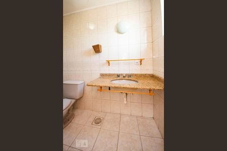 Apartamento para alugar com 76m², 3 quartos e 2 vagas Apartamento para alugar com 76m², 3 quartos e 2 vagasBanheiro 1