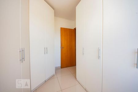 Apartamento para alugar com 76m², 3 quartos e 2 vagas Apartamento para alugar com 76m², 3 quartos e 2 vagasQuarto 2