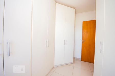 Apartamento para alugar com 76m², 3 quartos e 2 vagas Apartamento para alugar com 76m², 3 quartos e 2 vagasQuarto 2