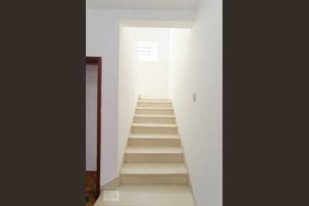 Escadas de casa à venda com 3 quartos, 197m² em Parque Jabaquara, São Paulo