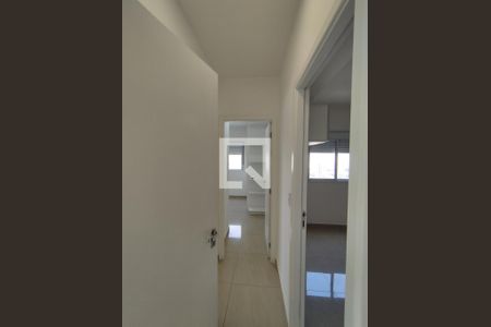 Corredor de apartamento à venda com 3 quartos, 113m² em Vila Gumercindo, São Paulo