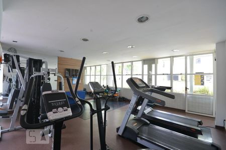 Apartamento à venda com 80m², 3 quartos e 2 vagasAcademia