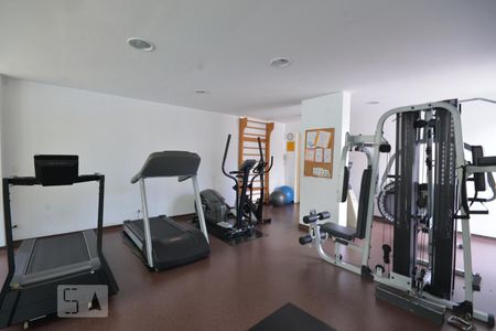 Apartamento à venda com 80m², 3 quartos e 2 vagasAcademia