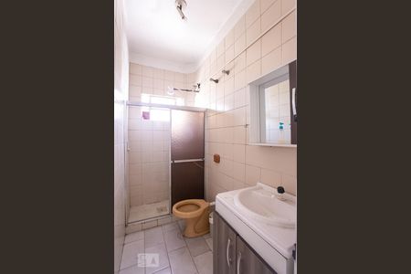Banheiro de apartamento para alugar com 2 quartos, 50m² em Partenon, Porto Alegre