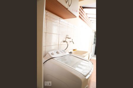 Casa de condomínio à venda com 130m², 2 quartos e 1 vaga Casa de condomínio à venda com 130m², 2 quartos e 1 vagaLavanderia