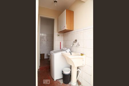 Casa de condomínio à venda com 130m², 2 quartos e 1 vaga Casa de condomínio à venda com 130m², 2 quartos e 1 vagaLavanderia