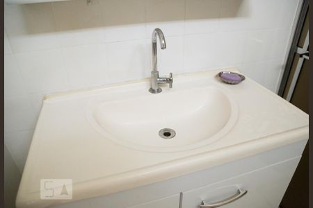 Casa de condomínio à venda com 130m², 2 quartos e 1 vaga Casa de condomínio à venda com 130m², 2 quartos e 1 vagaBanheiro