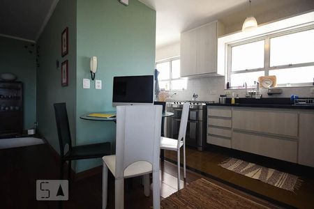 Apartamento à venda com 92m², 2 quartos e 2 vagasCozinha