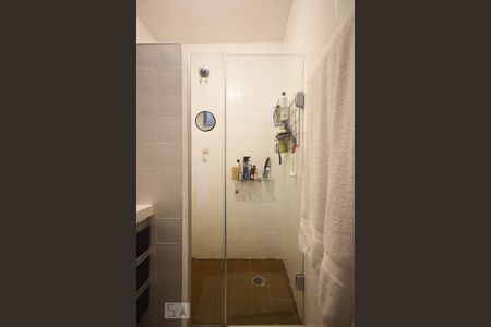 Apartamento à venda com 92m², 2 quartos e 2 vagasDetalhe do Banheiro