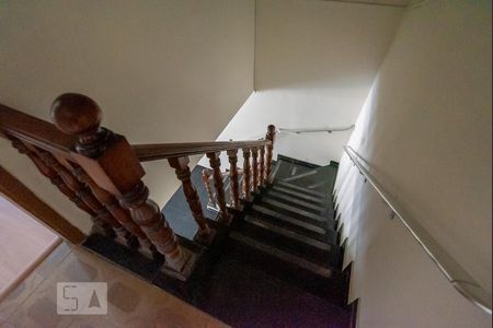 Escada de casa à venda com 2 quartos, 127m² em Jardim Bela Vista, Santo André