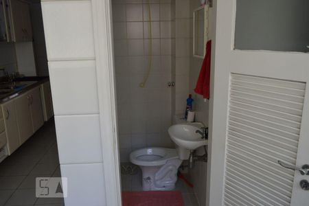 Apartamento para alugar com 140m², 4 quartos e 2 vagasBanheiro de Serviço