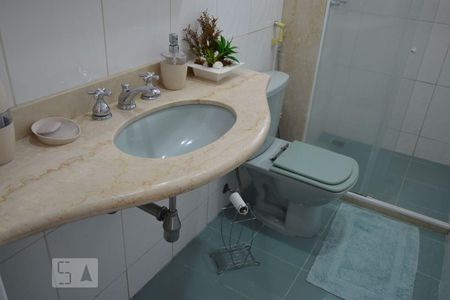 Apartamento para alugar com 140m², 4 quartos e 2 vagasBanheiro Corredor