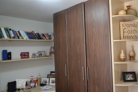 Apartamento para alugar com 140m², 4 quartos e 2 vagasQuarto 2 - Armários