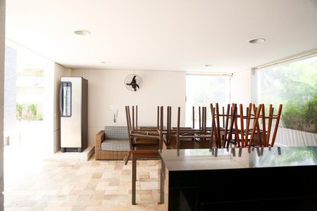 Apartamento para alugar com 70m², 2 quartos e 1 vaga Apartamento para alugar com 70m², 2 quartos e 1 vagaÁrea comum - Churrasqueira