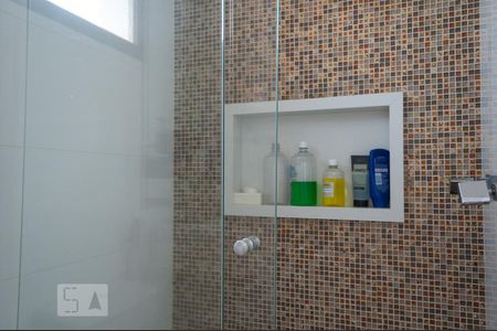 Apartamento à venda com 60m², 2 quartos e 2 vagas Apartamento à venda com 60m², 2 quartos e 2 vagasBanheiro da Suíte