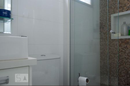 Apartamento à venda com 60m², 2 quartos e 2 vagas Apartamento à venda com 60m², 2 quartos e 2 vagasBanheiro da Suíte