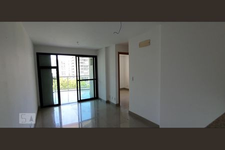 Sala de apartamento para alugar com 3 quartos, 80m² em Jacarepaguá, Rio de Janeiro