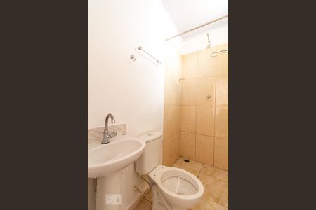 Banheiro de kitnet/studio para alugar com 1 quarto, 20m² em Jardim Bonfiglioli, São Paulo