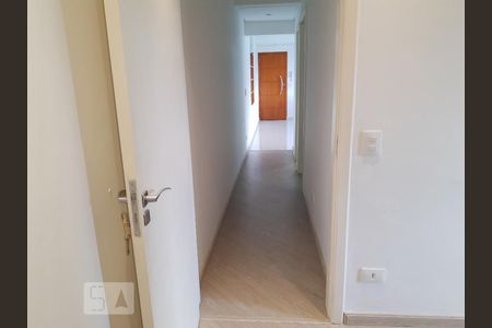 Corredor de acesso para os quartos e sala de apartamento para alugar com 2 quartos, 90m² em Tucuruvi, São Paulo