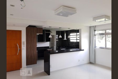 Apartamento para alugar com 90m², 2 quartos e 1 vagaSala mobilhada com acesso a cozinha e a área de serviço
