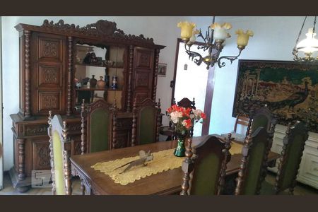 Casa à venda com 230m², 2 quartos e 3 vagas Casa à venda com 230m², 2 quartos e 3 vagasSala jantar