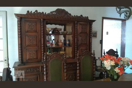 Casa à venda com 230m², 2 quartos e 3 vagas Casa à venda com 230m², 2 quartos e 3 vagasSala jantar