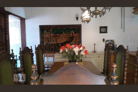 Casa à venda com 230m², 2 quartos e 3 vagas Casa à venda com 230m², 2 quartos e 3 vagasSala jantar