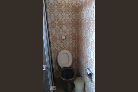 Casa à venda com 230m², 2 quartos e 3 vagas Casa à venda com 230m², 2 quartos e 3 vagasBanheiro