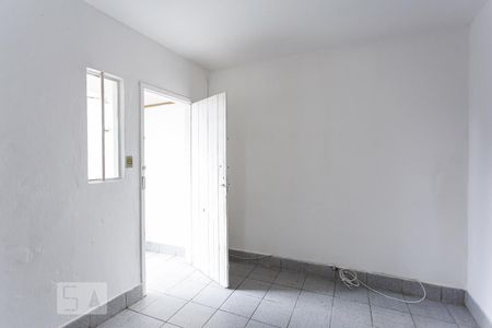 Casa para alugar com 42m², 1 quarto e sem vaga Casa para alugar com 42m², 1 quarto e sem vagaQuarto